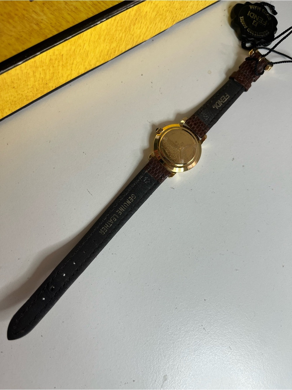 FENDI 400L 18K gold plated ladies Watch - Picture 5 of 15